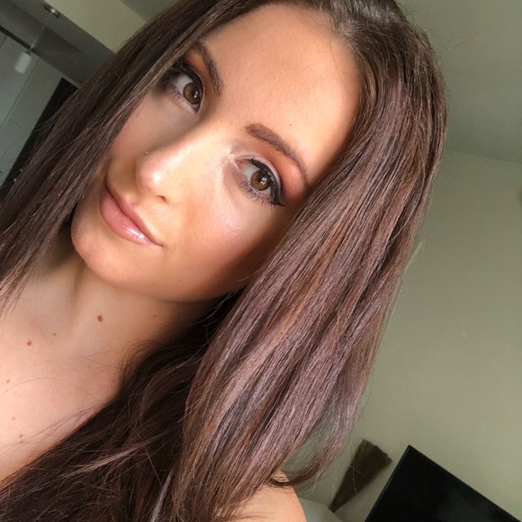 MEET YOUR POSHER - Picture 3 of 3